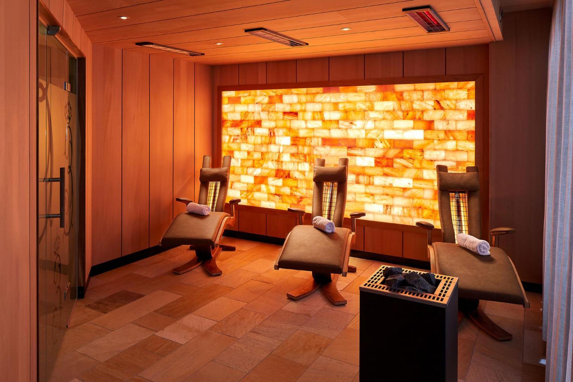 فندق ومطعم إربرينتس ايتلنغن المظهر الخارجي الصورة Salt room at the Four Seasons Hotel, Washington, D.C.