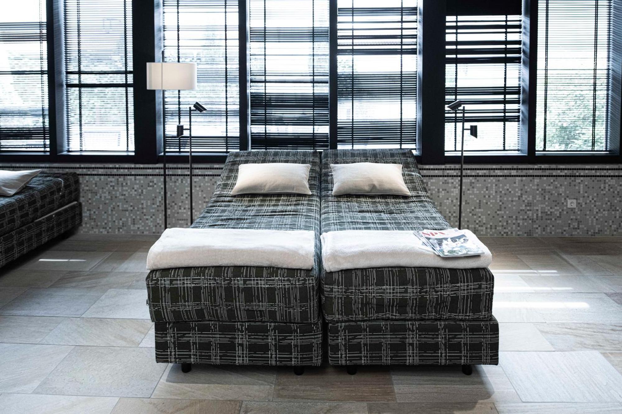 فندق ومطعم إربرينتس ايتلنغن المظهر الخارجي الصورة A modern waterbed